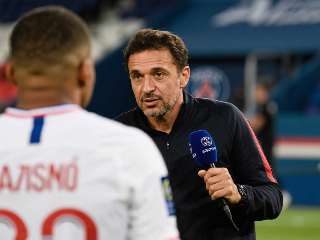 也展示了他 也展示了他